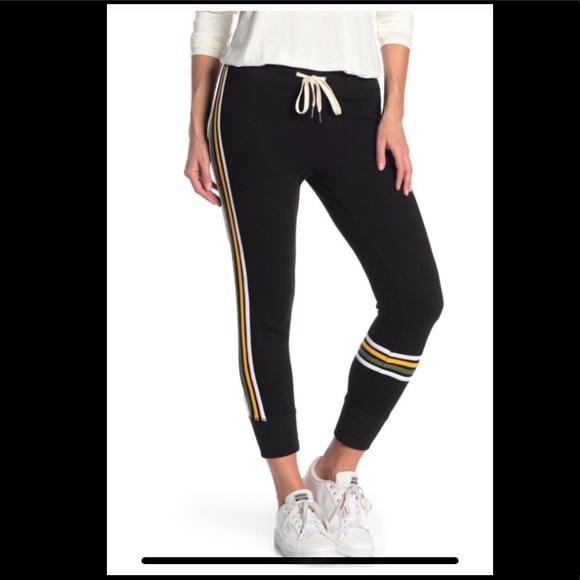 COPY - Philanthropy sweater and jogger set - Picture 4 of 5